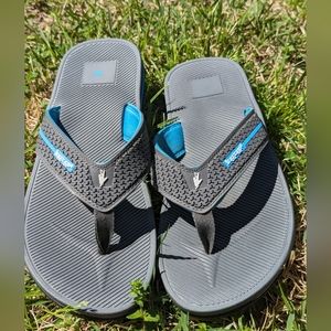 Frogs Togs Men's Flipped Out Sandal flip-flops Gray Men's Size 10